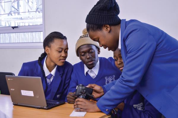 Through digital technology, the ministry wants to give the different regions and their educational institutions the maximum opportunity to access quality educational content